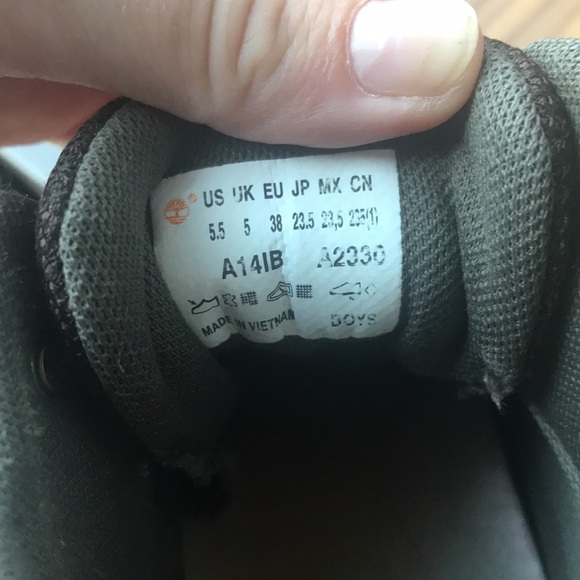 Timberland Shoes, size 5.5 - Picture 5 of 6